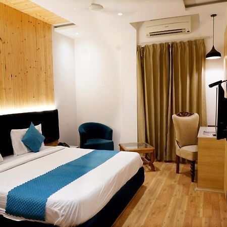 Hotel King'S Way Амритсар Екстериор снимка
