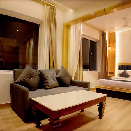 Hotel King'S Way Амритсар Екстериор снимка