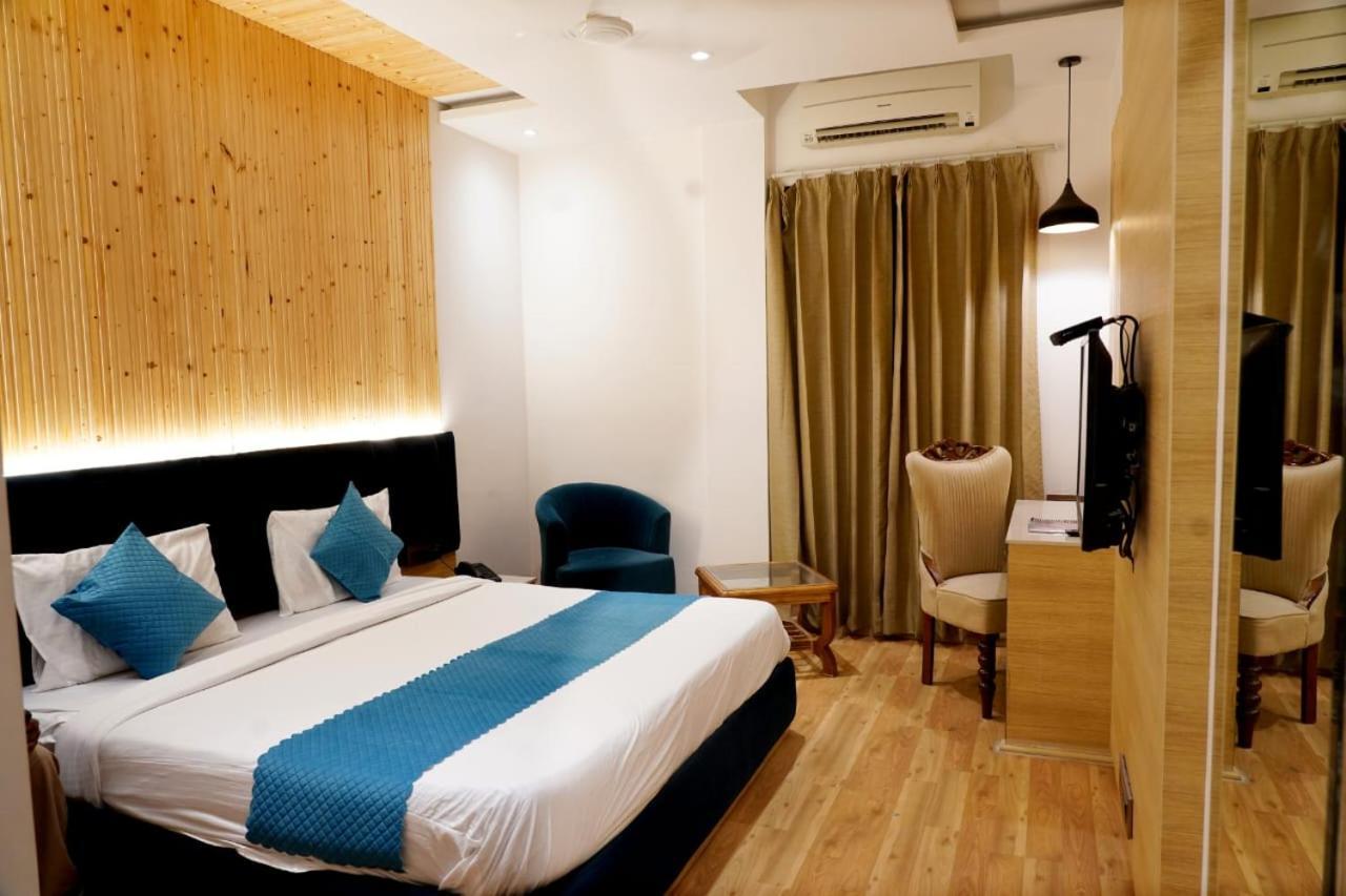 Hotel King'S Way Амритсар Екстериор снимка