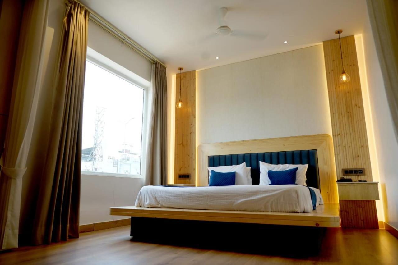 Hotel King'S Way Амритсар Стая снимка